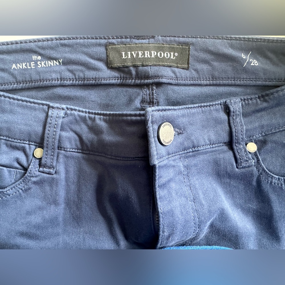 Liverpool Women’s The Skinny Ankle Pant. like New. Size 6/28. Navy Blue - Picture 4 of 4
